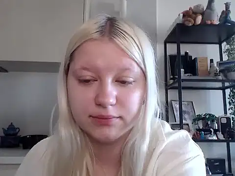 Snapshot of LenaSecret19 chatting on 04-27-26, 05:38 LenaSecret19 online show from 04-27-26, 05:38