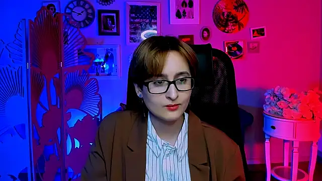 LixeLuna online show from 04-07-26, 06:25