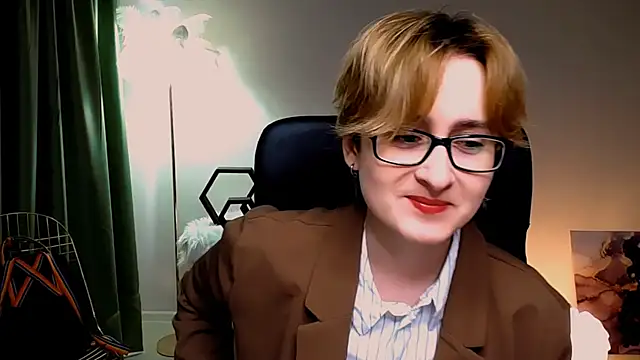 LixeLuna online show from 04-18-26, 06:28