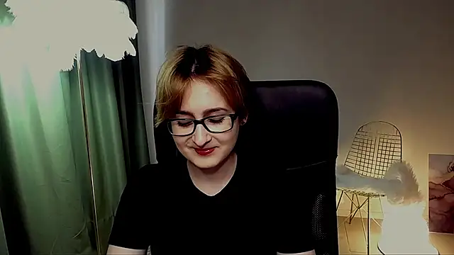 LixeLuna online show from 05-13-26, 06:33
