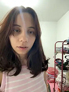 Snapshot of Nicole_Cute04 chatting on 07-06-26, 04:31 Nicole Cute04 online show from 07-06-26, 04:31