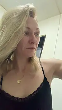 Secret Ladyx online show from 04-29-26, 01:21