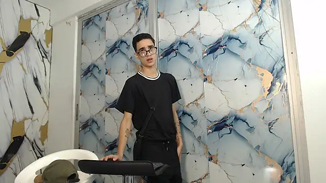 SKYN MAN online show from 04-19-26, 07:29