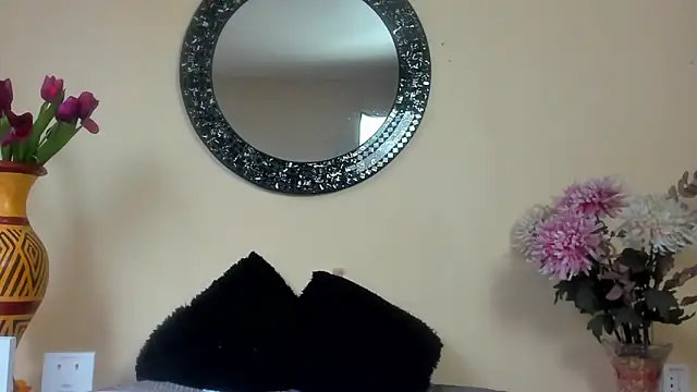 Snapshot of Maye_Milf_ chatting on 03-04-26, 12:44 Maye Milf online show from 03-04-26, 12:44