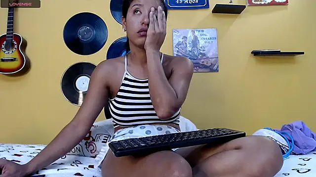 lilithevil32 online show from 06-02-26, 03:19