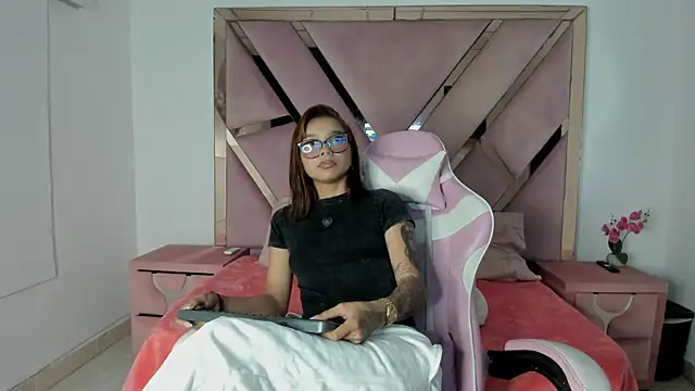 Snapshot of Angell_cherryht chatting on 06-26-26, 08:46 Angell cherryht online show from 06-26-26, 08:46