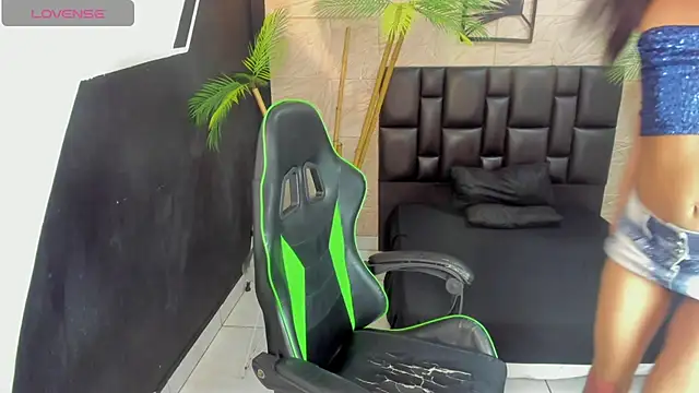 Epril Zoyert online show from 04-24-26, 02:14