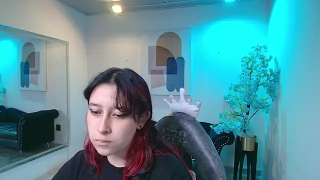 Snapshot of TarlyWho chatting on 05-06-26, 11:26 TarlyWho online show from 05-06-26, 11:26