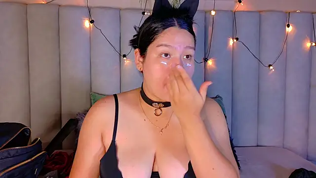 Snapshot of AmatistaSky__ chatting on 05-19-26, 11:38 AmatistaSky online show from 05-19-26, 11:38