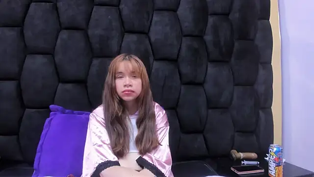 ZoeBarbiee online show from 04-04-26, 07:17