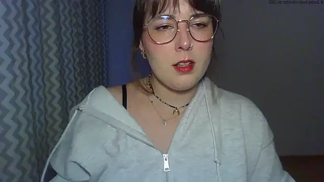 Snapshot of ClaraHard chatting on 05-11-26, 05:32 ClaraHard online show from 05-11-26, 05:32