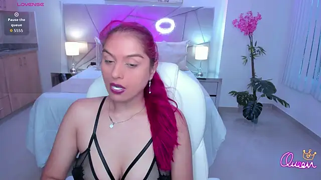 Raven-reyess online show from 05-24-26, 06:02