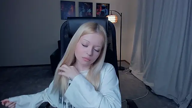 LiliInyart online show from 03-05-26, 02:13