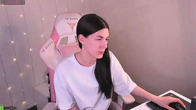 LunaRossaa online show from 04-01-26, 12:00