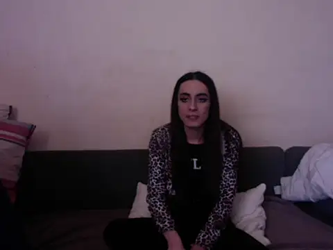 Snapshot of chiara-mario chatting on 03-20-26, 11:04 chiara-mario online show from 03-20-26, 11:04