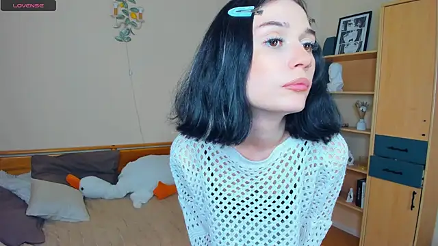 Snapshot of LynnCiprian chatting on 05-17-26, 08:05 LynnCiprian online show from 05-17-26, 08:05