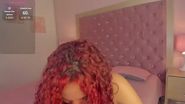 CoralineRed online show from 06-05-26, 11:21