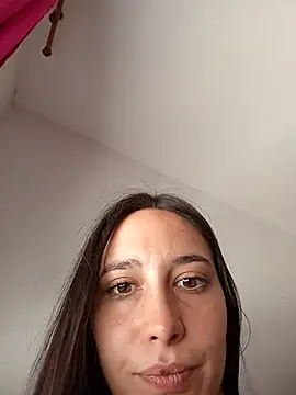 Snapshot of Babycalentona chatting on 05-22-26, 01:17 Babycalentona online show from 05-22-26, 01:17