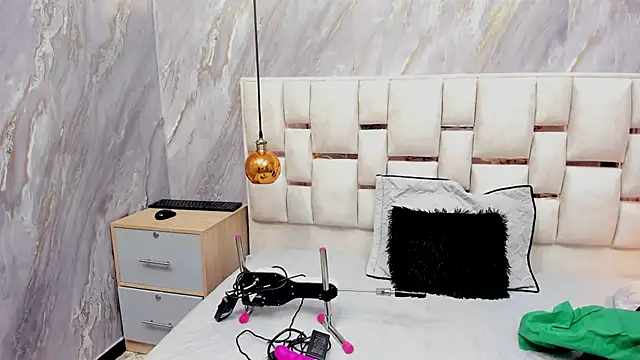 Milf Drip online show from 06-15-26, 12:29