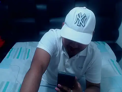 XNoahDeepThroatX online show from 03-27-26, 03:34