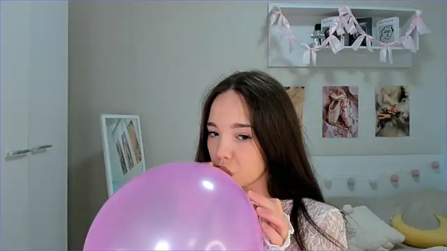 Milly Lane online show from 03-28-26, 03:28