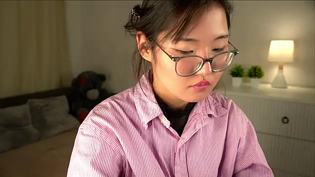 NelleMihalko online show from 04-01-26, 01:41