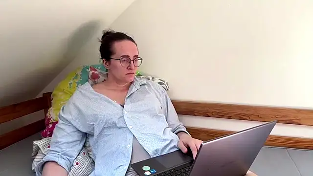 Snapshot of SofiaTease chatting on 07-14-26, 01:17 SofiaTease online show from 07-14-26, 01:17