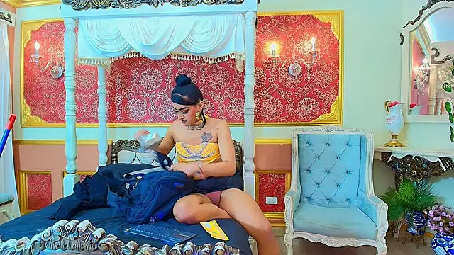 Snapshot of Sienna_Dark chatting on 06-06-26, 11:37 Sienna Dark online show from 06-06-26, 11:37