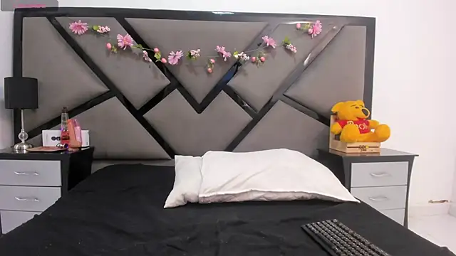 akiraloveee online show from 06-25-26, 07:29