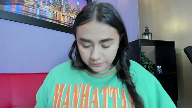 Lucyy tits online show from 07-10-26, 12:41
