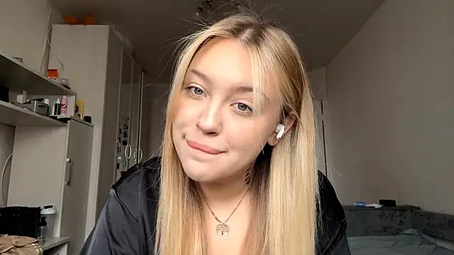 WonderedFlair online show from 04-06-26, 07:31