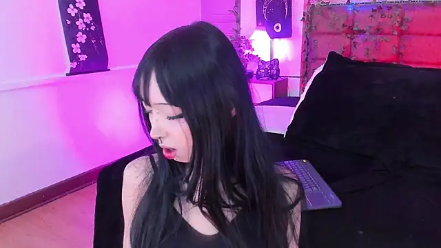 Snapshot of Vickmoon chatting on 07-08-26, 08:57 Vickmoon online show from 07-08-26, 08:57