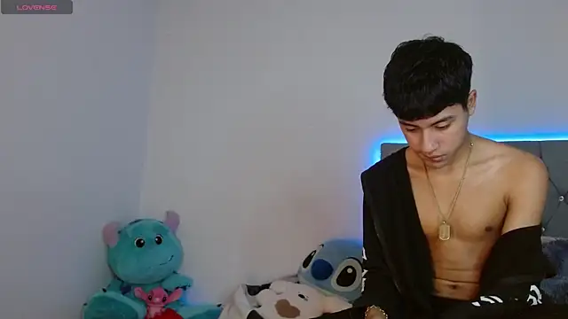 Snapshot of Sebas_fire4 chatting on 04-28-26, 11:43 Sebas fire4 online show from 04-28-26, 11:43