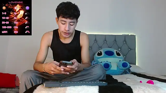 Snapshot of Sebas_fire4 chatting on 05-26-26, 10:17 Sebas fire4 online show from 05-26-26, 10:17