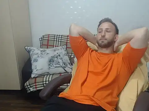 BlondEagleMuscle online show from 06-10-26, 07:35