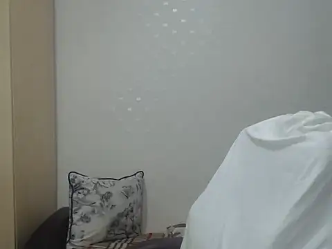 Snapshot of BlondEagleMuscle chatting on 06-28-26, 06:58 BlondEagleMuscle online show from 06-28-26, 06:58