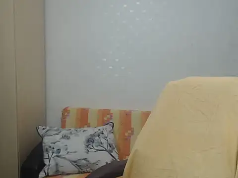 Snapshot of BlondEagleMuscle chatting on 07-10-26, 08:11 BlondEagleMuscle online show from 07-10-26, 08:11