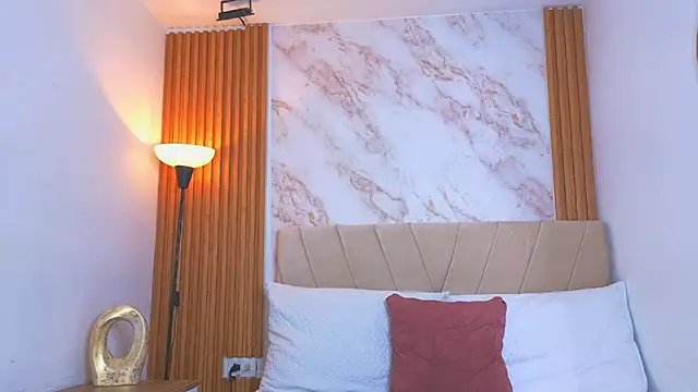 j belle  online show from 04-27-26, 07:34