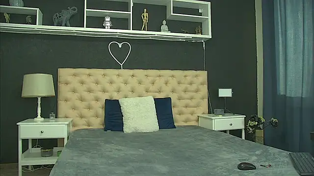 Snapshot of Noir_Kitty chatting on 06-23-26, 04:21 Noir Kitty online show from 06-23-26, 04:21