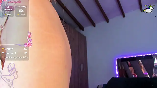 SkyeGabbyRose online show from 04-12-26, 11:37