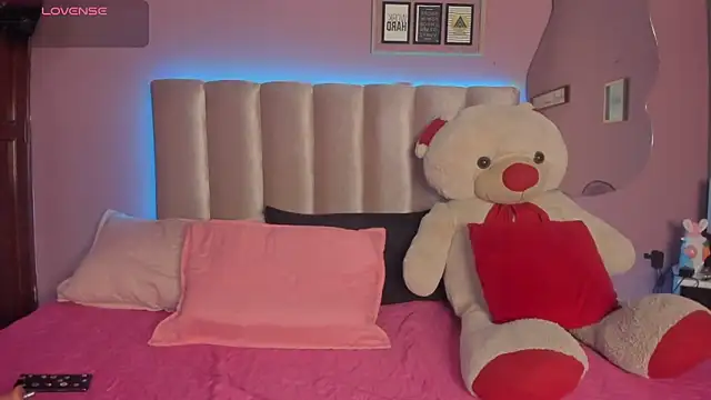 nikkita dragon  online show from 04-18-26, 08:20