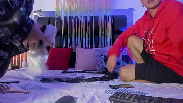 dalhia and hades online show from 04-02-26, 12:58