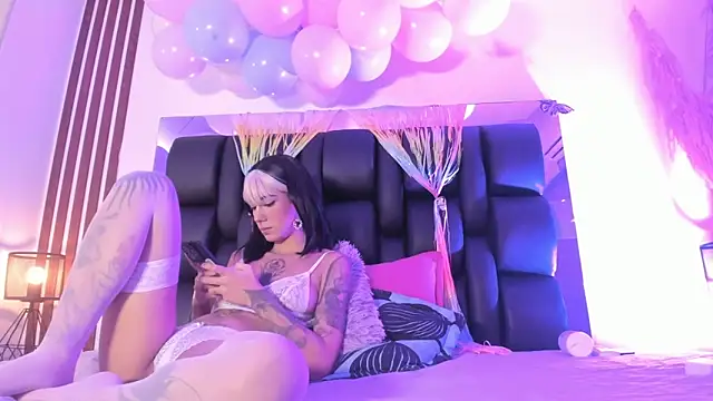 dalhia and hades online show from 04-05-26, 12:57