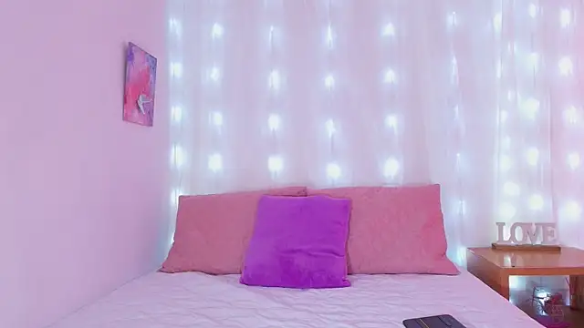 dulce devil  online show from 05-24-26, 11:37