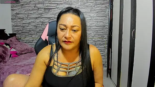Milf Julianna online show from 05-13-26, 11:22