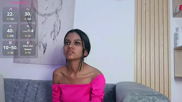 queen adhara online show from 04-21-26, 12:44