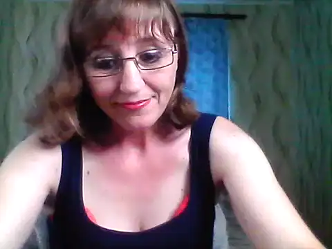 Snapshot of Alisaprice077 chatting on 06-08-26, 02:39 Alisaprice077 online show from 06-08-26, 02:39