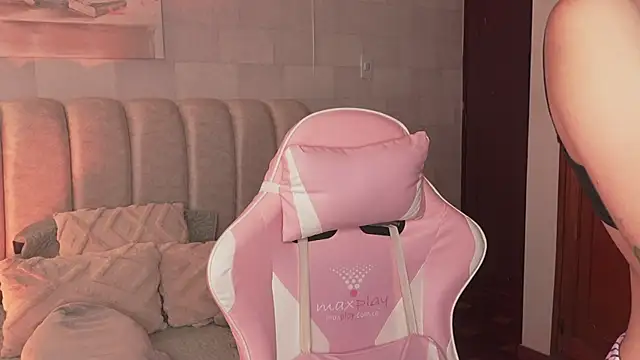 Alanna-Rosse online show from 07-18-26, 11:03