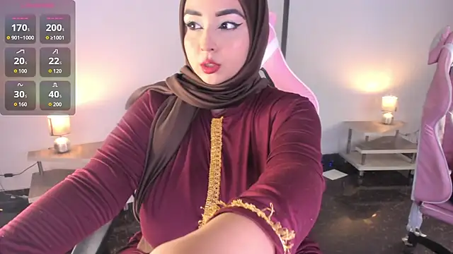 Snapshot of ThanaSaadii chatting on 05-08-26, 05:13 ThanaSaadii online show from 05-08-26, 05:13