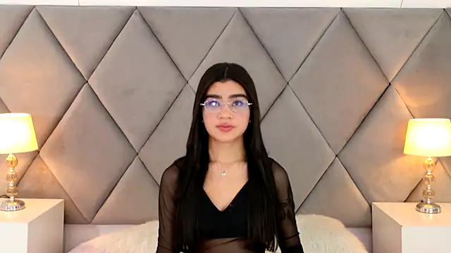 OliviaDiaz online show from 04-17-26, 08:12